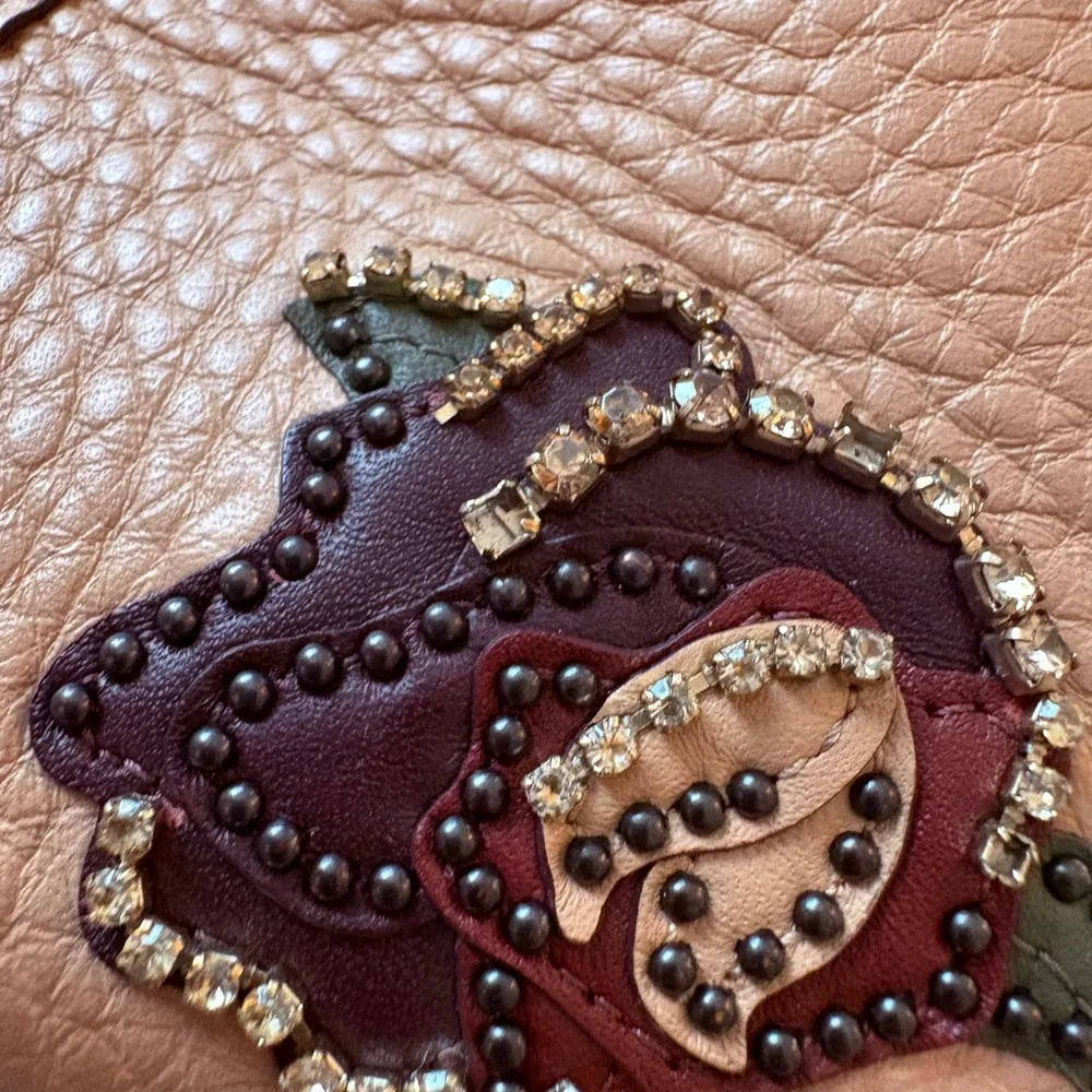 Retail Coach 1941 Rogue 30 Beechwood with leather appliqué rhinestone. - Picture 15 of 16